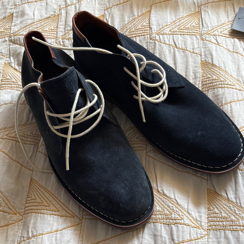 Kenneth Cole Navy Suede Chukka Boots with White Laces